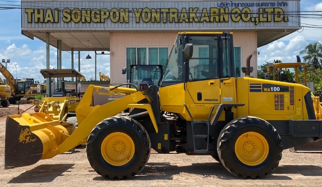 ขายรถตักล้อยาง KOMATSU WA100-5 นำเข้าจากญี่ปุ่น สภาพสวยพร้อมใช้ มีVDOการทำงานครับ