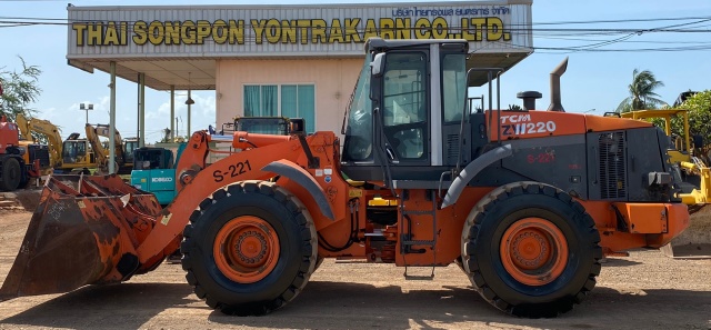 ขายรถตักล้อยาง HITACHI ZW220 นำเข้าจากญี่ปุ่น พร้อมใช้ มีVDOการทำงานครับ