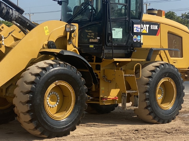 ขายรถตักล้อยาง CAT 930K (เทียบเท่า WA270-7) ปี 2014 นำเข้าจากญี่ปุ่น สภาพพร้อมใช้ มีVDOการทำงานครับ ขายรถตักล้อยาง CAT 930K (เทียบเท่า WA270-7) ปี 2014 นำเข้าจากญี่ปุ่น สภาพพร้อมใช้ มีVDOการทำงานครับ