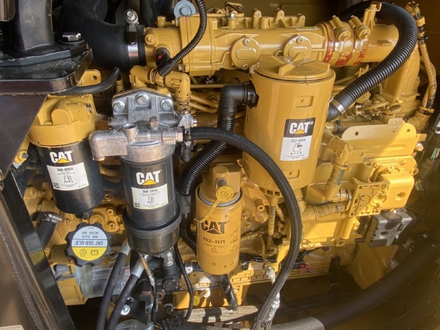 ขายรถตักล้อยาง CAT 930K (เทียบเท่า WA270-7) ปี 2014 นำเข้าจากญี่ปุ่น สภาพพร้อมใช้ มีVDOการทำงานครับ ขายรถตักล้อยาง CAT 930K (เทียบเท่า WA270-7) ปี 2014 นำเข้าจากญี่ปุ่น สภาพพร้อมใช้ มีVDOการทำงานครับ