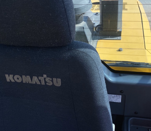 ขายรถตักล้อยาง KOMATSU WA100-7 ปี 2016 นำเข้าเองจากญี่ปุ่น สภาพสวยพร้อมใช้ มีVDOการทำงานครับ