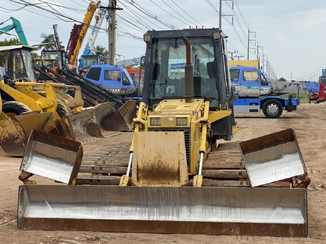 ขายรถดันดิน KOMATSU D20PLL-7E นำเข้าจากญี่ปุ่น สภาพสวยพร้อมใช้ มีVDOการทำงานครับ