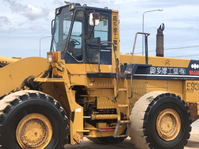ขายรถตักล้อยาง KOMATSU WA500-1 นำเข้าจากญี่ปุ่น สภาพสวยพร้อมใช้