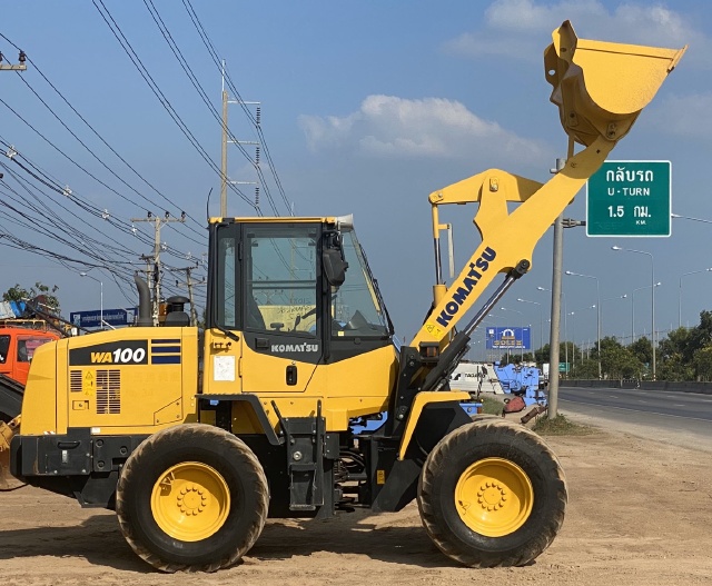 ขายรถตักล้อยาง KOMATSU WA100-7 ปี 2016 นำเข้าเองจากญี่ปุ่น สภาพสวยพร้อมใช้ มีVDOการทำงานครับ