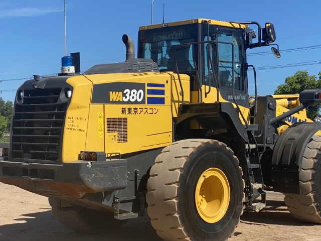ขายรถตักล้อยาง KOMATSU WA380-8 ปี 2017 นำเข้าจากญี่ปุ่น สภาพสวยพร้อมใช้ มีVDOการทำงานครับ