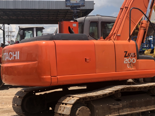 ขายรถขุด HITACHI ZX200LC แม่เหล็ก นำเข้าจากญี่ปุ่น สภาพสวยพร้อมใช้ มีVDOการทำงานครับ