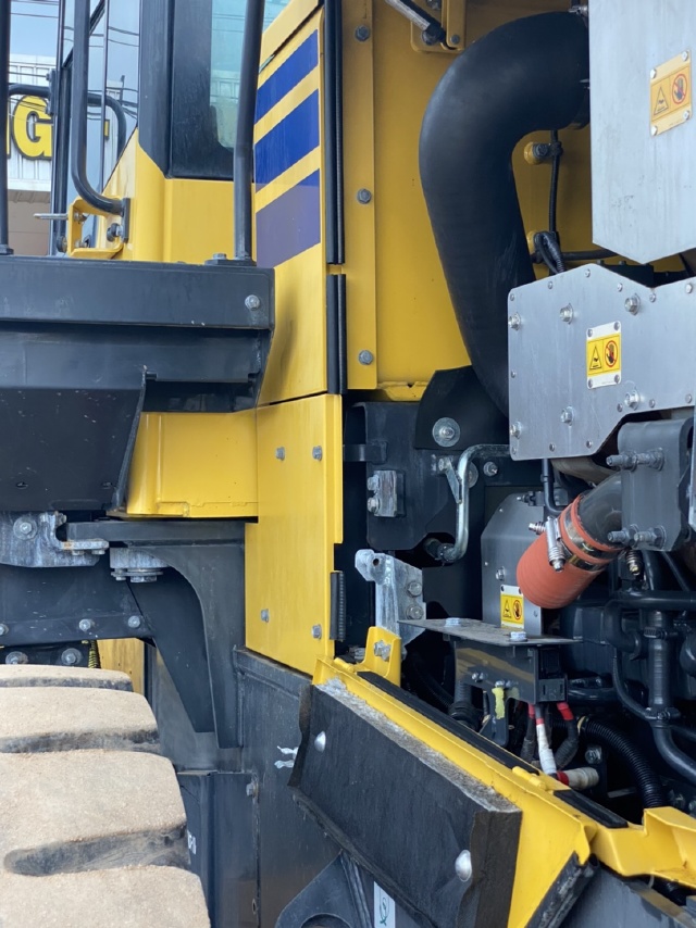 ขายรถตักล้อยาง KOMATSU WA380-7 ปี 2015 นำเข้าจากญี่ปุ่น สภาพสวยพร้อมใช้มีVDOการทำงานครับ