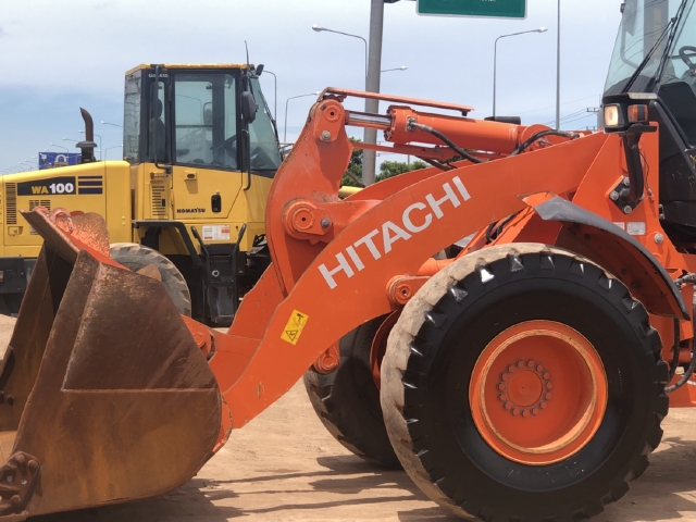 ขายรถตักล้อยาง HITACHI ZW180-5B (เทียบเท่า WA320-7) ปี 2015 นำเข้าจากญี่ปุ่น สภาพสวยพร้อมใช้ มีVDOกา