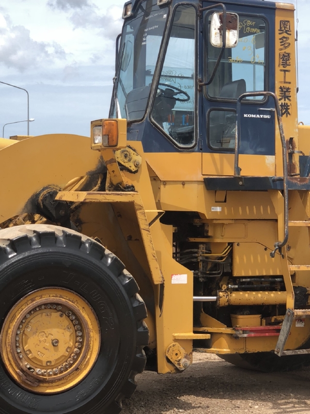 ขายรถตักล้อยาง KOMATSU WA500-1 นำเข้าจากญี่ปุ่น สภาพสวยพร้อมใช้