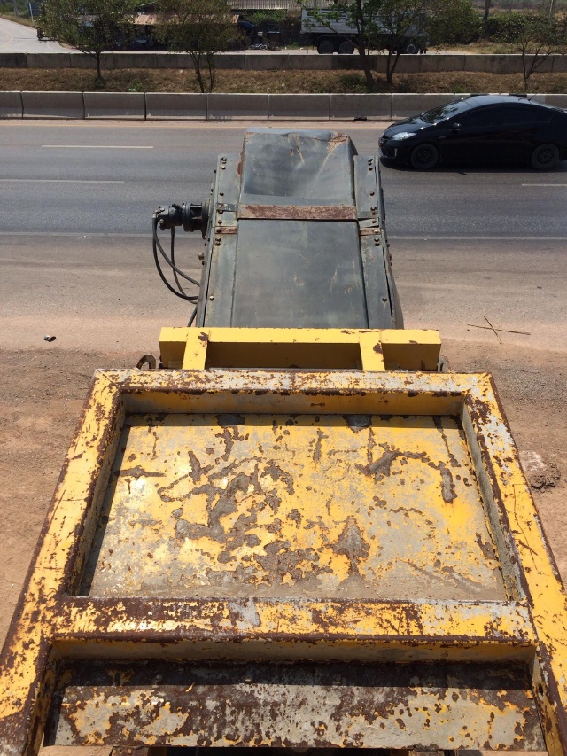 ขายรถปรับสภาพดิน KOMATSU BZ200-1 นำเข้าเองจากญี่ปุ่น สภาพสวยพร้อมใช้