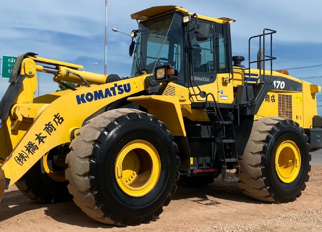 ขายรถตักล้อยาง KOMATSU WA470-7 ปี 2015 นำเข้าจากญี่ปุ่น สภาพสวยพร้อมใช้ มีVDOการทำงานครับ