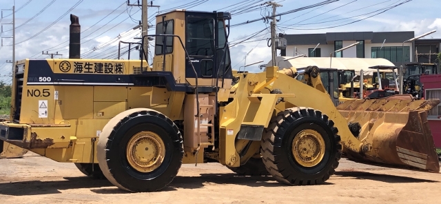 ขายรถตักล้อยาง KOMATSU WA500-1 นำเข้าจากญี่ปุ่น สภาพสวยพร้อมใช้ มีVDOการทำงานครับ ขายรถตักล้อยาง KOMATSU WA500-1 นำเข้าจากญี่ปุ่น สภาพสวยพร้อมใช้ มีVDOการทำงานครับ