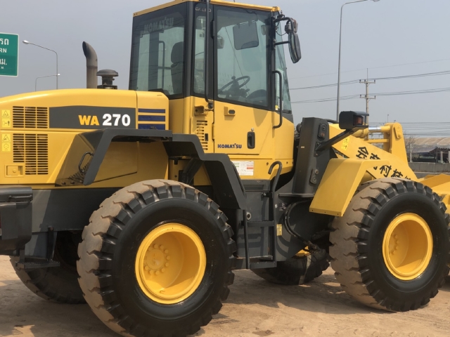 ขายรถตักล้อยาง KOMATSU WA270-5 นำเข้าจากญี่ปุ่น สภาพสวยพร้อมใช้ มีVDOการทำงานครับ