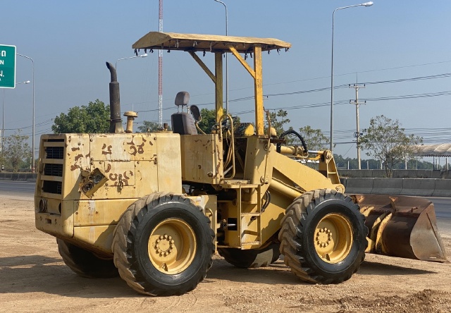 ขายรถตักล้อยาง KOMATSU 510 กรองเดี่ยว นำเข้าจากญี่ปุ่น สภาพพร้อมใช้ มีVDOการทำงานครับ ขายรถตักล้อยาง KOMATSU 510 กรองเดี่ยว นำเข้าจากญี่ปุ่น สภาพพร้อมใช้ มีVDOการทำงานครับ