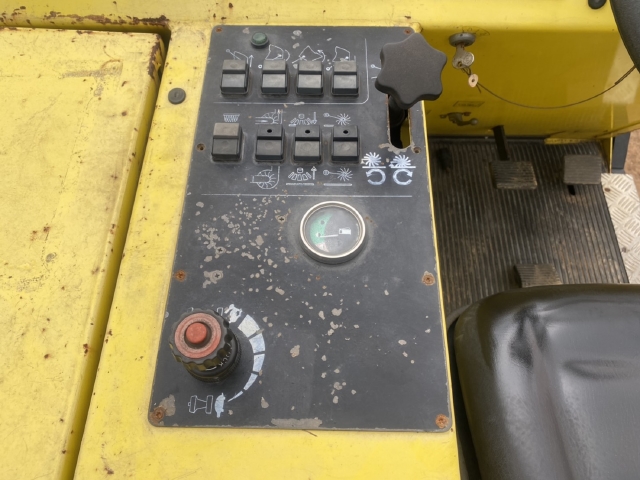 ขายรถกวาดขยะ KARCHER KMR1700D นำเข้าเองจากญี่ปุ่น สภาพสวยพร้อมใช้