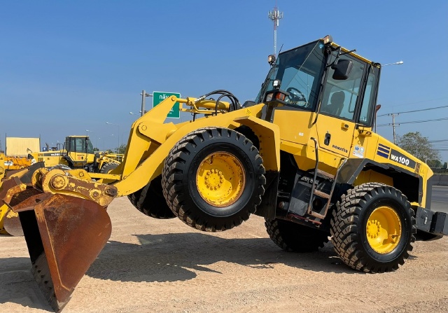 ขายรถตักล้อยาง KOMATSU WA100-5 นำเข้าจากญี่ปุ่น พร้อมใช้ มีVDOการทำงานครับ ขายรถตักล้อยาง KOMATSU WA100-5 นำเข้าจากญี่ปุ่น พร้อมใช้ มีVDOการทำงานครับ