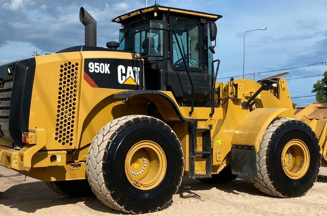 ขายรถตักล้อยาง CAT 950K ปี 2016 นำเข้าจากญี่ปุ่น สภาพสวยพร้อมใช้ มีVDOการทำงานครับ