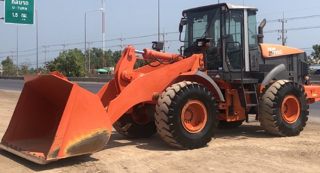 ขายรถตักล้อยาง HITACHI ZW180 (เทียบเท่า WA320-6) ปี 2012 แขนยาวพิเศษ นำเข้าจากญี่ปุ่น สภาพสวยพร้อมใช