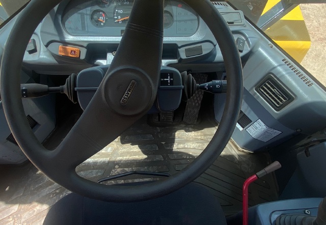 ขายรถตักล้อยาง KOMATSU WA100-5 นำเข้าจากญี่ปุ่น สภาพสวยพร้อมใช้ มีVDOการทำงานครับ