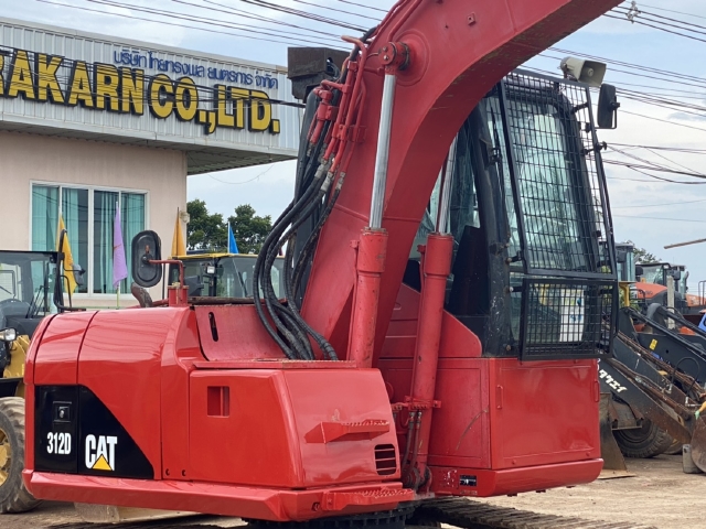 ขายรถขุด CAT 311C แม่เหล็ก นำเข้าจากญี่ปุ่น สภาพสวยพร้อมใช้ มีVDOการทำงานครับ