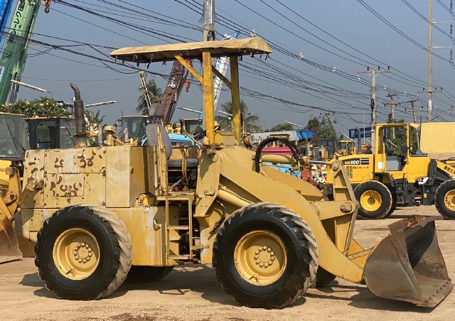 ขายรถตักล้อยาง KOMATSU 510 กรองเดี่ยว นำเข้าจากญี่ปุ่น สภาพพร้อมใช้ มีVDOการทำงานครับ ขายรถตักล้อยาง KOMATSU 510 กรองเดี่ยว นำเข้าจากญี่ปุ่น สภาพพร้อมใช้ มีVDOการทำงานครับ
