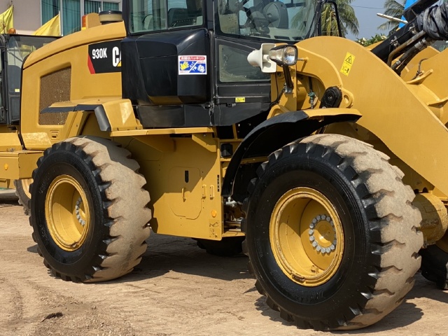 ขายรถตักล้อยาง CAT 930K (เทียบเท่า WA270-7) ปี 2014 นำเข้าจากญี่ปุ่น สภาพพร้อมใช้ มีVDOการทำงานครับ ขายรถตักล้อยาง CAT 930K (เทียบเท่า WA270-7) ปี 2014 นำเข้าจากญี่ปุ่น สภาพพร้อมใช้ มีVDOการทำงานครับ