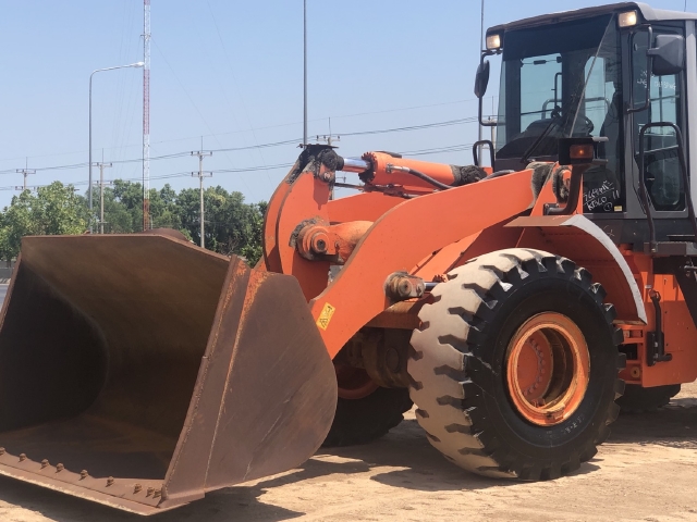 ขายรถตักล้อยาง HITACHI ZW250 (เทียบเท่า WA430-6) นำเข้าจากญี่ปุ่น สภาพสวยพร้อมใช้ มีVDOการทำงานครับ