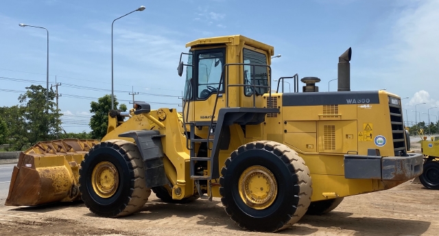 ขายรถตักล้อยาง KOMATSU WA500-3 นำเข้าจากญี่ปุ่น สภาพสวยพร้อมใช้ มีVDOการทำงานครับ ขายรถตักล้อยาง KOMATSU WA500-3 นำเข้าจากญี่ปุ่น สภาพสวยพร้อมใช้ มีVDOการทำงานครับ