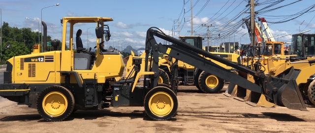 ขายรถตักล้อยาง KOMATSU WR12-6 (เทียบเท่า WA100-6) ปี 2011 นำเข้าจากญี่ปุ่น สภาพสวยพร้อมใช้ มีVDOการท ขายรถตักล้อยาง KOMATSU WR12-6 (เทียบเท่า WA100-6) ปี 2011 นำเข้าจากญี่ปุ่น สภาพสวยพร้อมใช้ มีVDOการท