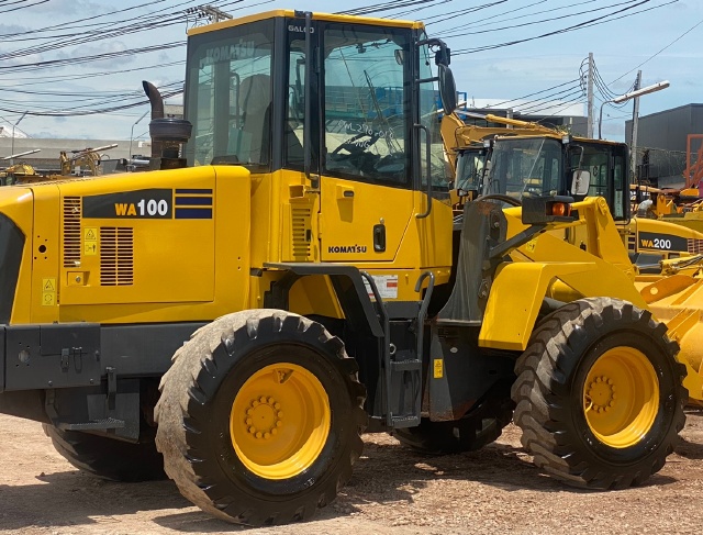 ขายรถตักล้อยาง KOMATSU WA100-5 นำเข้าจากญี่ปุ่น สภาพสวยพร้อมใช้ มีVDOการทำงานครับ