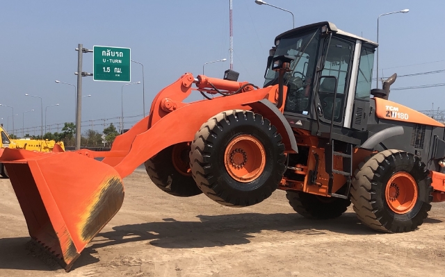 ขายรถตักล้อยาง HITACHI ZW180 (เทียบเท่า WA320-6) ปี 2012 แขนยาวพิเศษ นำเข้าจากญี่ปุ่น สภาพสวยพร้อมใช