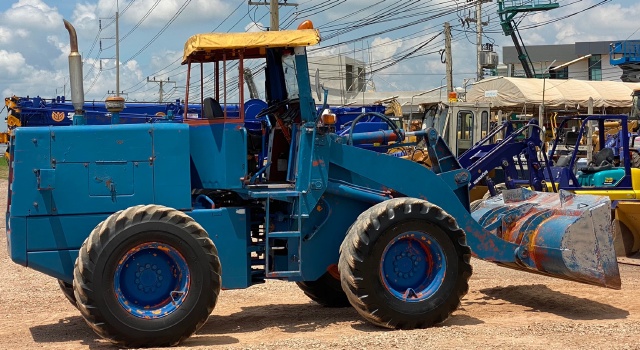 ขายรถตักล้อยาง KOMATSU 510 นำเข้าจากญี่ปุ่น สภาพสวยพร้อมใช้ มีVDOการทำงานครับ ขายรถตักล้อยาง KOMATSU 510 นำเข้าจากญี่ปุ่น สภาพสวยพร้อมใช้ มีVDOการทำงานครับ