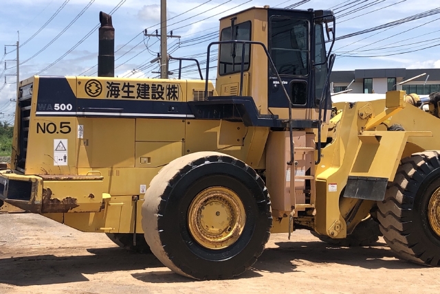 ขายรถตักล้อยาง KOMATSU WA500-1 นำเข้าจากญี่ปุ่น สภาพสวยพร้อมใช้ มีVDOการทำงานครับ