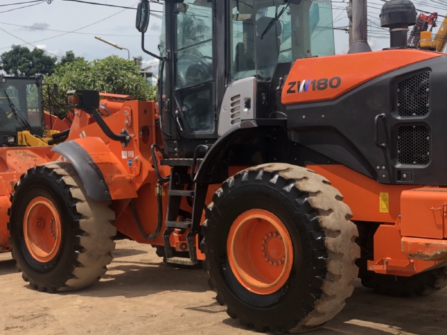 ขายรถตักล้อยาง HITACHI ZW180-5B (เทียบเท่า WA320-7) ปี 2015 นำเข้าจากญี่ปุ่น สภาพสวยพร้อมใช้ มีVDOกา