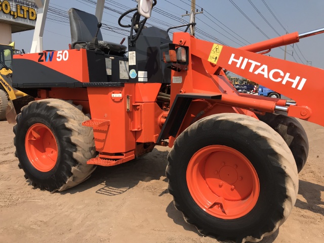 ขายรถตักล้อยาง HITACHI LX30 (เทียบเท่า WA50) นำเข้าจากญี่ปุ่น สภาพสวยพร้อมใช้ มีVDOการทำงานครับ