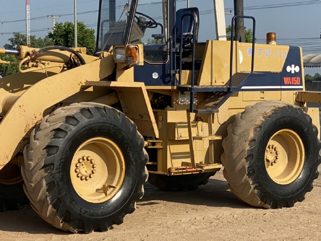 ขายรถตักล้อยาง KOMATSU WA150-1 นำเข้าจากญี่ปุ่น สภาพสวยพร้อมใช้ มีVDOการทำงานครับ