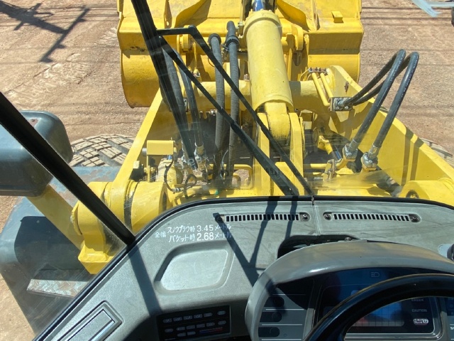 ขายรถตักล้อยาง KOMATSU WA300-3 นำเข้าจากญี่ปุ่น สภาพสวยพร้อมใช้ มีVDOการทำงานครับ ขายรถตักล้อยาง KOMATSU WA300-3 นำเข้าจากญี่ปุ่น สภาพสวยพร้อมใช้ มีVDOการทำงานครับ