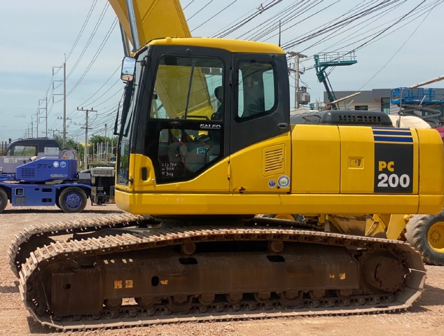 ขายรถขุด KOMATSU PC200LC-7 อาร์มยาวพิเศษ 15 เมตร นำเข้าจากญี่ปุ่น สภาพสวยพร้อมใช้ มีVDOการทำงานครับ