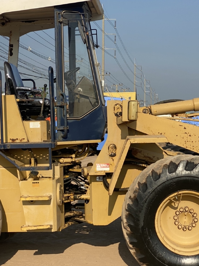 ขายรถตักล้อยาง KOMATSU WA150-1 นำเข้าจากญี่ปุ่น สภาพสวยพร้อมใช้ มีVDOการทำงานครับ