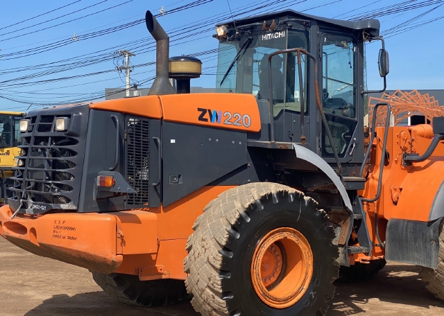 ขายรถตักล้อยาง HITACHI ZW220 นำเข้าจากญี่ปุ่น สภาพสวยพร้อมใช้