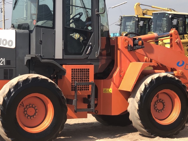 ขายรถตักล้อยาง HITACHI ZW100 (เท่าเทียบ WA100-6) ปี 2012 แขนยาวพิเศษ นำเข้าจากญี่ปุ่น สภาพสวยพร้อมใช