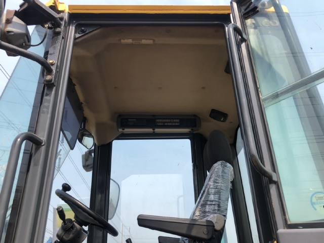 ขายรถตักล้อยาง KOMATSU WA270-5 นำเข้าจากญี่ปุ่น สภาพสวยพร้อมใช้ มีVDOการทำงานครับ
