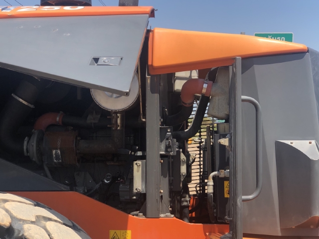 ขายรถตักล้อยาง HITACHI ZW250 (เทียบเท่า WA430-6) นำเข้าจากญี่ปุ่น สภาพสวยพร้อมใช้ มีVDOการทำงานครับ