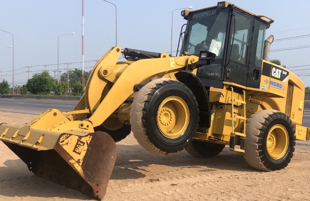 ขายรถตักล้อยาง CAT 924H ปี 2010 นำเข้าจากญี่ปุ่น สภาพสวยพร้อมใช้ มีVDOการทำงานครับ