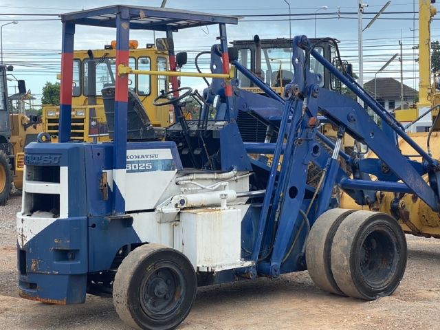 ขายรถตักล้อยาง KOMATSU SD25-3 นำเข้าจากญี่ปุ่น สภาพสวยพร้อมใช้ มีVDOการทำงานครับ