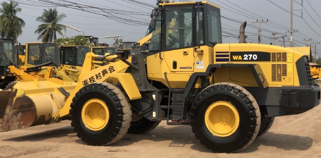ขายรถตักล้อยาง KOMATSU WA270-5 นำเข้าจากญี่ปุ่น สภาพสวยพร้อมใช้ มีVDOการทำงานครับ ขายรถตักล้อยาง KOMATSU WA270-5 นำเข้าจากญี่ปุ่น สภาพสวยพร้อมใช้ มีVDOการทำงานครับ