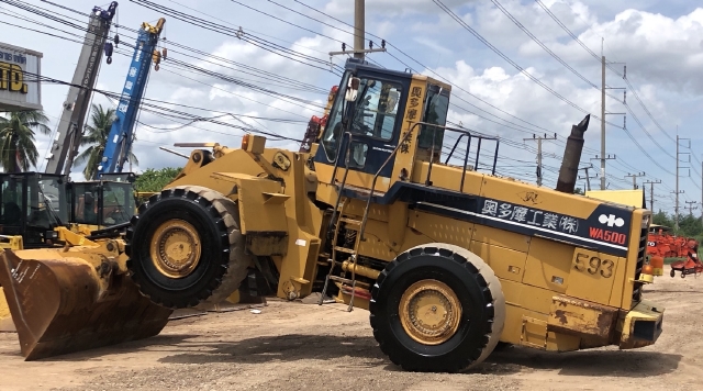 ขายรถตักล้อยาง KOMATSU WA500-1 นำเข้าจากญี่ปุ่น สภาพสวยพร้อมใช้ ขายรถตักล้อยาง KOMATSU WA500-1 นำเข้าจากญี่ปุ่น สภาพสวยพร้อมใช้