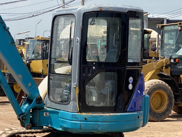 ขายรถขุด KOMATSU PC40MR-1 นำเข้าจากญี่ปุ่น สภาพสวยพร้อมใช้ มีVDOการทำงานครับ ขายรถขุด KOMATSU PC40MR-1 นำเข้าจากญี่ปุ่น สภาพสวยพร้อมใช้ มีVDOการทำงานครับ