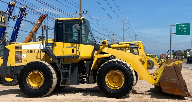 ขายรถตักล้อยาง KOMATSU WA380-6 นำเข้าจากญี่ปุ่น พร้อมใช้ มีVDOการทำงานครับ ขายรถตักล้อยาง KOMATSU WA380-6 นำเข้าจากญี่ปุ่น พร้อมใช้ มีVDOการทำงานครับ