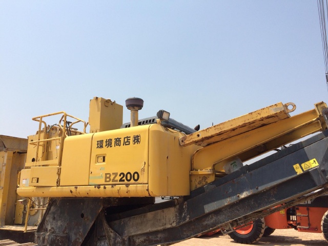 ขายรถปรับสภาพดิน KOMATSU BZ200-1 นำเข้าเองจากญี่ปุ่น สภาพสวยพร้อมใช้